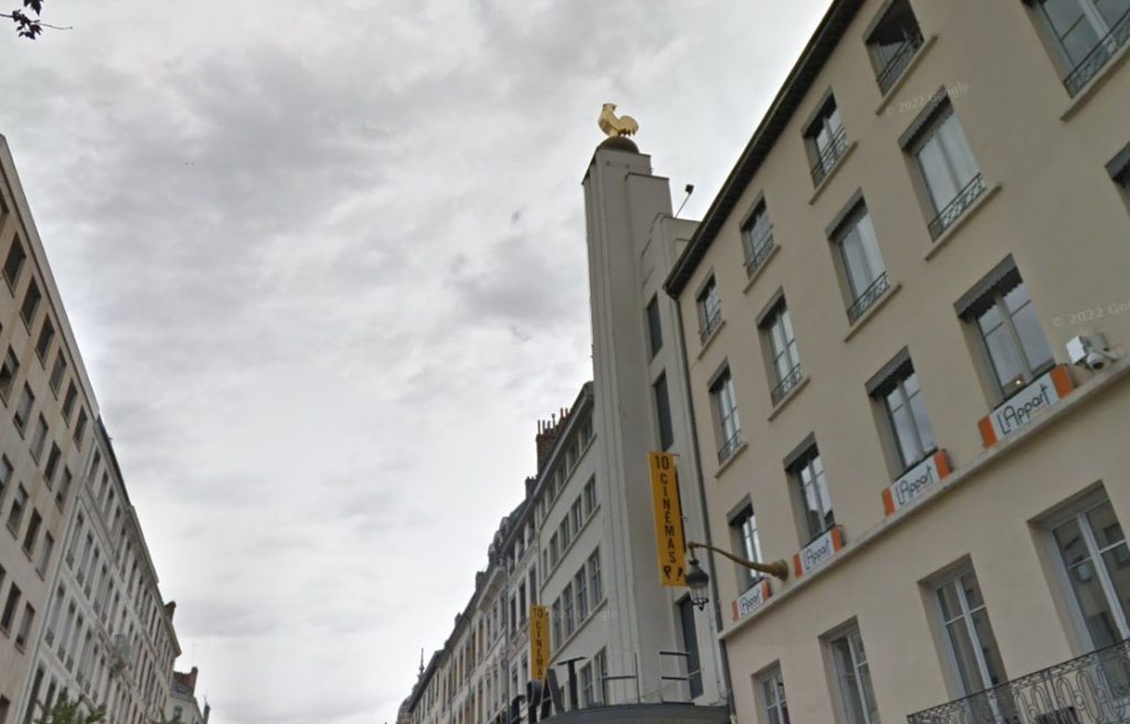 Le coq en haut de l'immeuble Pathé Bellecour à Lyon