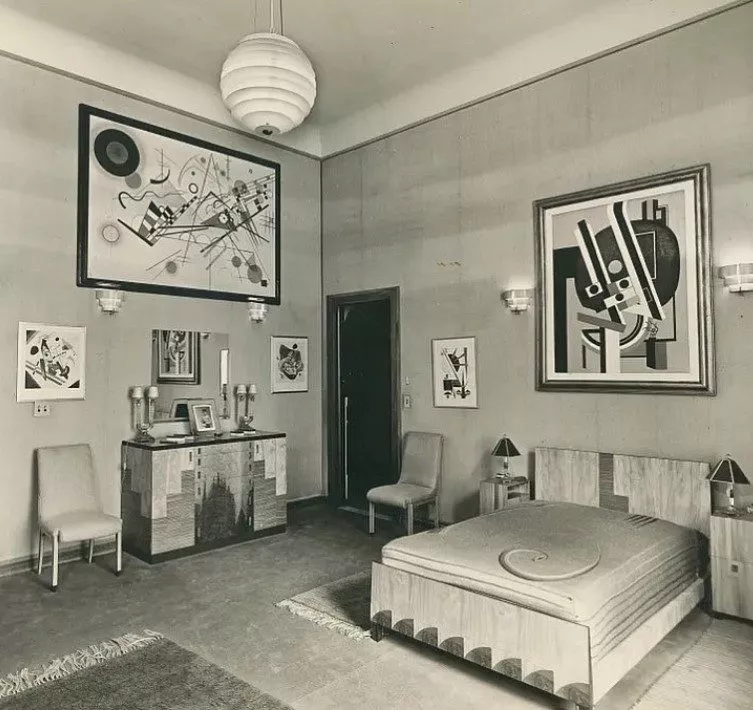 Solomon R. Guggenheim Bedroom in the Guggenheim family suite, Plaza Hotel, Manhattan, 1937
