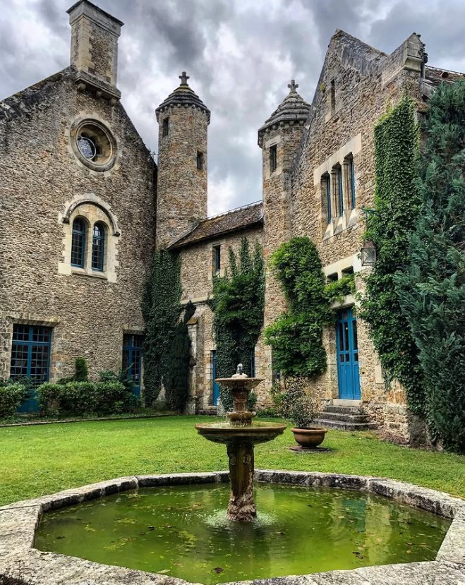 Abbaye des Vaux-de-Cernay fontaine